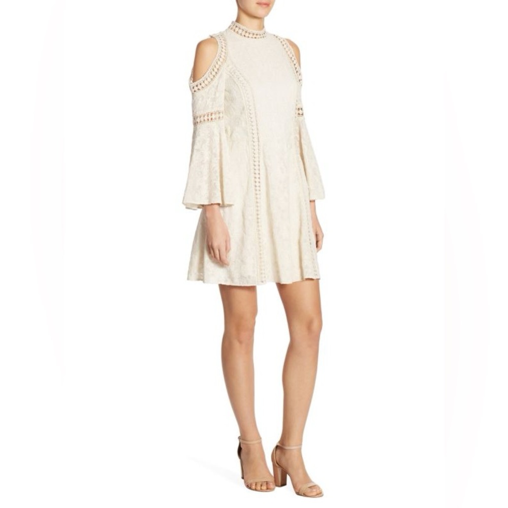 NWT ALICE + OLIVIA Enya Embroidered Cold-Shoulder Bell-Sleeve Dress Ivory Size 8